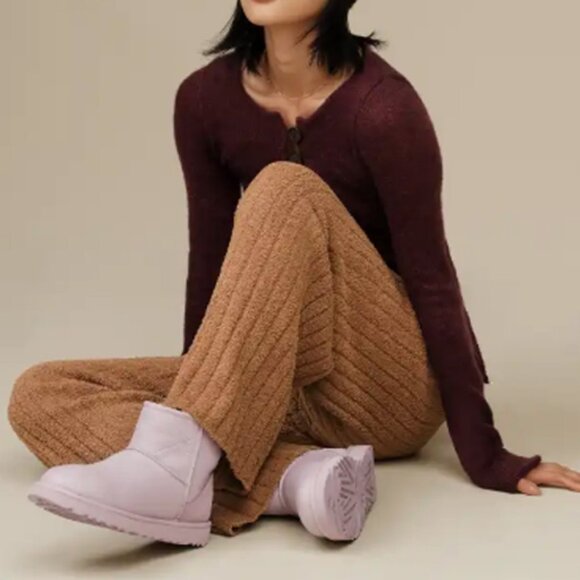 Ugg Women's Classic Mini Pearlized Boots - Picture 10 of 10